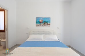 2 bedrooms, in-room safe, iron/ironing board, WiFi