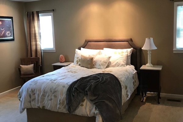 2 slaapkamers, een strijkplank/strijkijzer, wifi, beddengoed