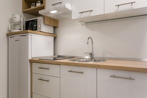 Fridge, microwave, stovetop, dishwasher - Apartment Paradiso with WiFi, air conditioning & washing machine (Krk)