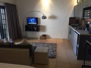 Interior - Private Contemporary Suite II *Modern Airport Stay (Kempton Park)