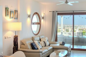 Téléviseur, lecteur de DVD, chaîne audio