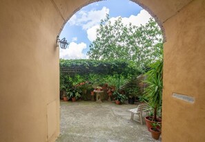 Terrace/patio - Cosy holiday apartment Le Volte (Lastra a Signa)