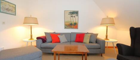 Televisie, een muziekbibliotheek en een stereo