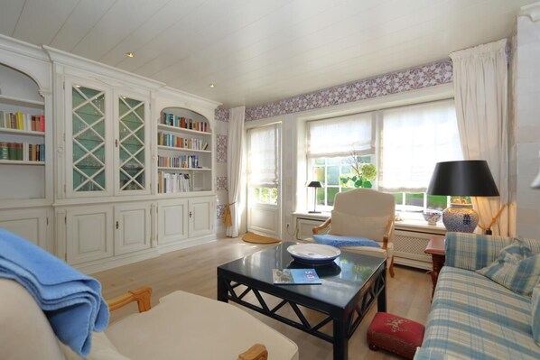 Fireplace, music library, stereo