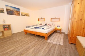 2 عدّة غرف نوم وواي فاي مجانًا وملاءات أسرّة