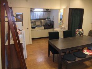 Room (103) | Private kitchenette | Fridge, microwave, stovetop, coffee/tea maker - IKEDA life kan (Hakuba)