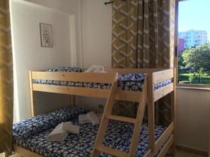 1 bedroom, iron/ironing board, WiFi, bed sheets - Central and cozy apartment in the heart of the city (Shkodër)