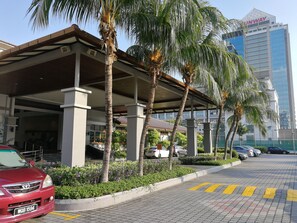 Property grounds - Superb luxury room for rent ~ Seri Riana Residence, Wangsa Maju, KL (Wangsa Maju)