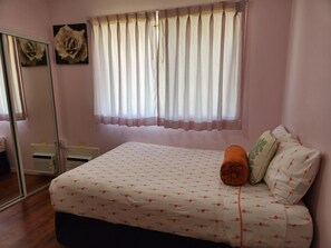 1 chambre, fer et planche Ă repasser, Wi-Fi, draps fournis