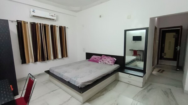 2 bedrooms - Mandeep Villa  (Bari)