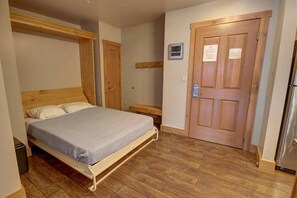 2 間睡房、熨斗/熨衫板、免費 Wi-Fi、床單