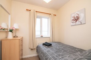 6 habitaciones, caja de seguridad en la habitación y escritorio 