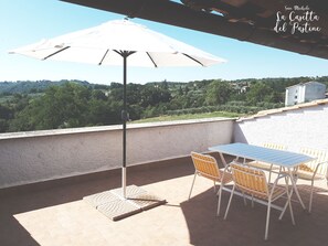 Outdoor dining - Ancient Farmhouse in the Valley of the Calanchi of Civita di Bagnoregio (San Michele In Teverina)