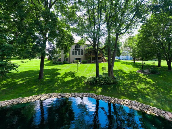 المنطقة المحيطة بالمنشأة