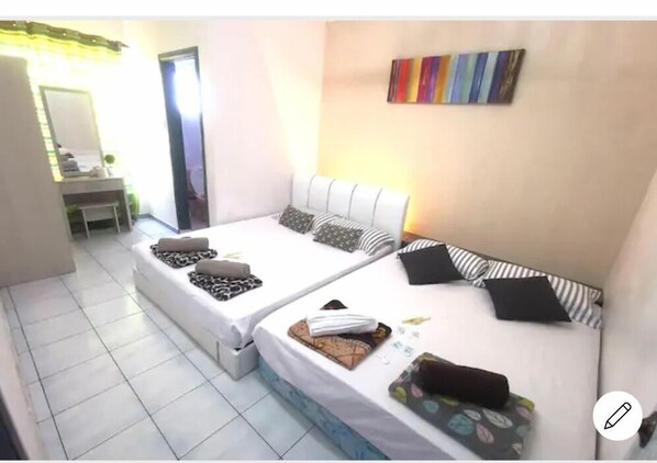 2 bedrooms, iron/ironing board, WiFi, wheelchair access