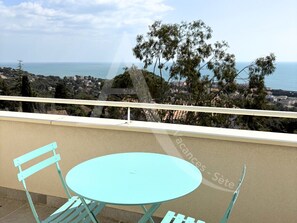 Outdoor dining - MAISON 3 CHAMBRES MONT SAINT CLAIR (Sète)