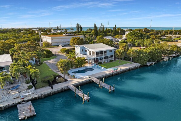 Exterior - FALL 2025 BOOK ANY DAY~ 199/NIGHT~ GATED~POOL! LG PRIVATE~BOOK~NO HLDY WK @ RATE (Marathon)