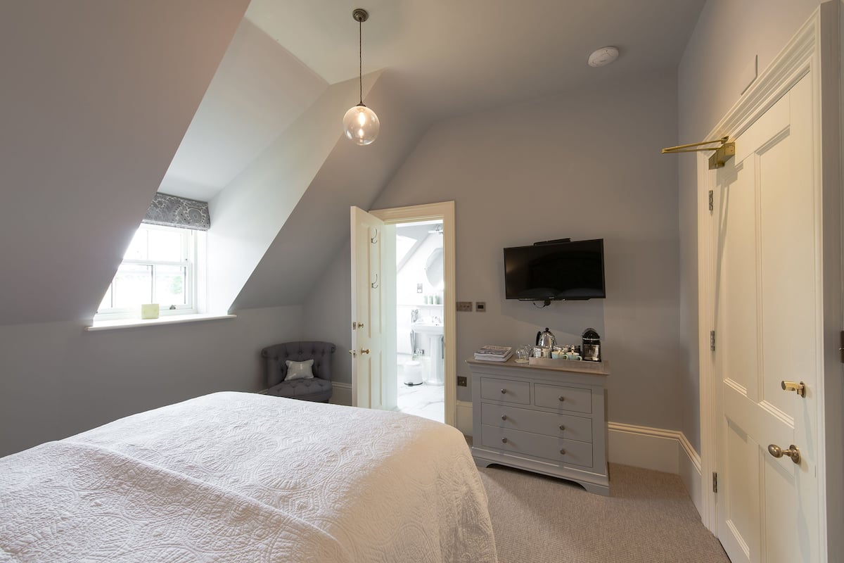 Double Room (Bedroom 7) | Premium bedding, individually decorated, individually furnished