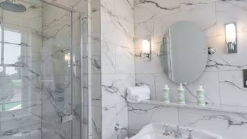 Double Room (Bedroom 2) | Bathroom | Free toiletries, hair dryer, towels
