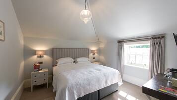 Double Room (Bedroom 11) | Premium bedding, individually decorated, individually furnished