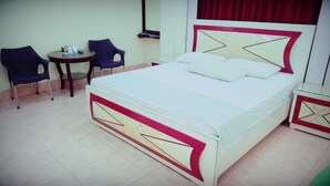 Double Room - Rehaish Inn (Karachi)