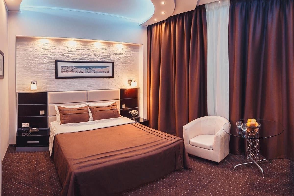 Comfort Double Room | In-room safe, soundproofing, rollaway beds (surcharge), WiFi (free)
