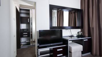 Comfort Double Room | In-room safe, soundproofing, rollaway beds, free WiFi