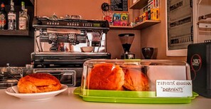 Déjeuner complet gratuit tous les jours