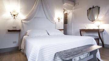 Standard Double Room (Le Madreperle) | 1 bedroom, premium bedding, individually decorated
