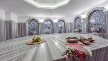Behandelingskamers voor koppels, een Turks bad/hammam, aromatherapie