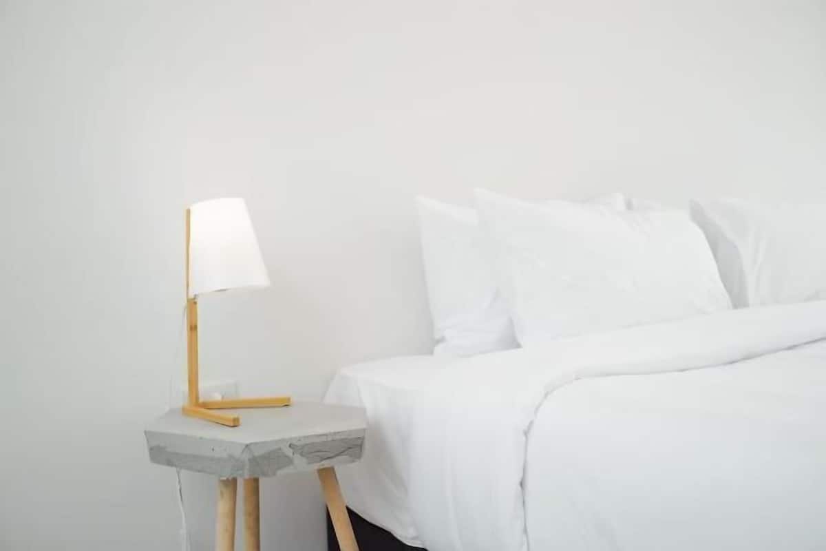 Blackout curtains, free WiFi, bed sheets