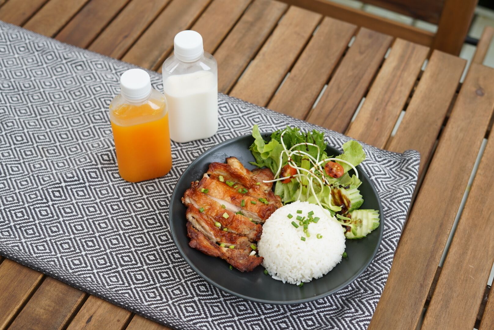 daily continental breakfast for a fee