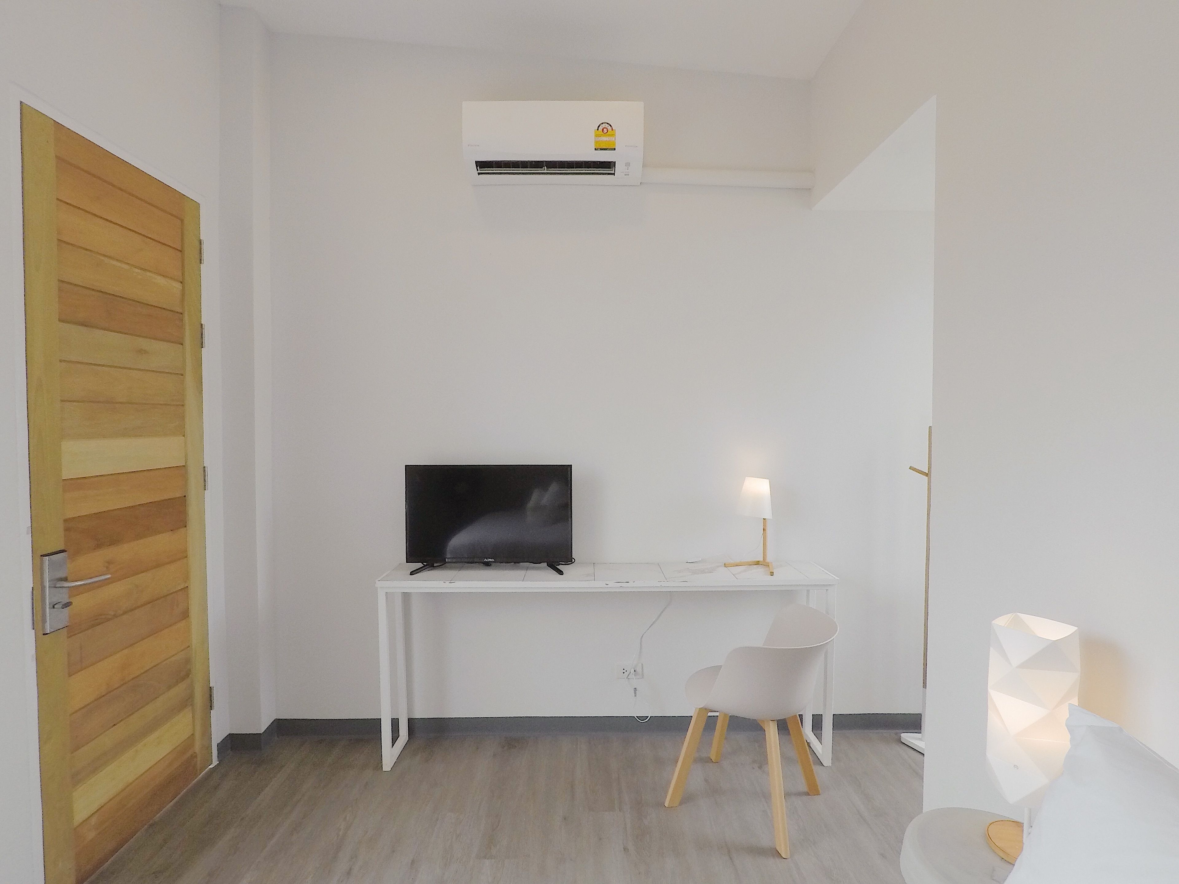 standard room (mini) | blackout curtains, free wifi, bed sheets