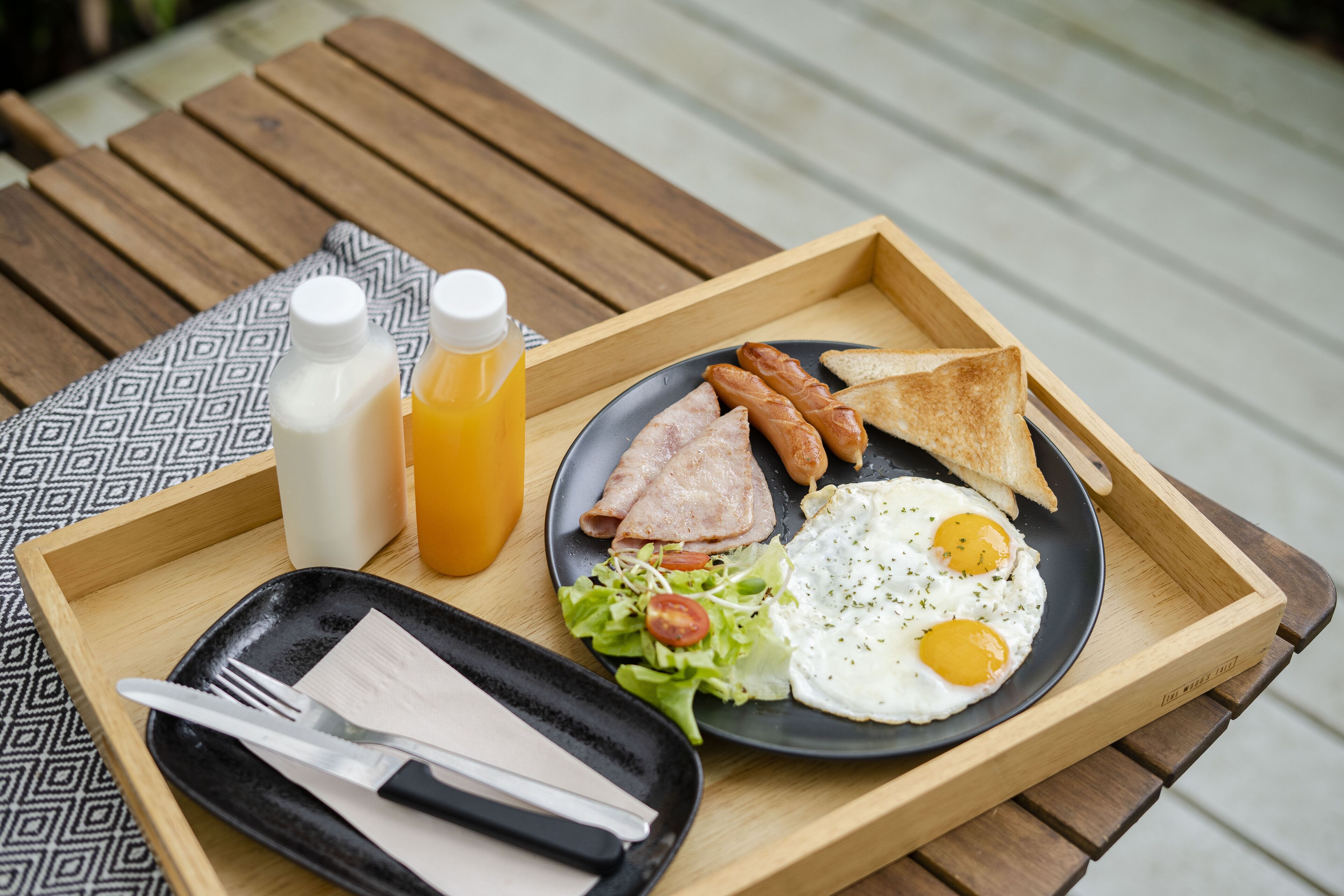 daily continental breakfast for a fee