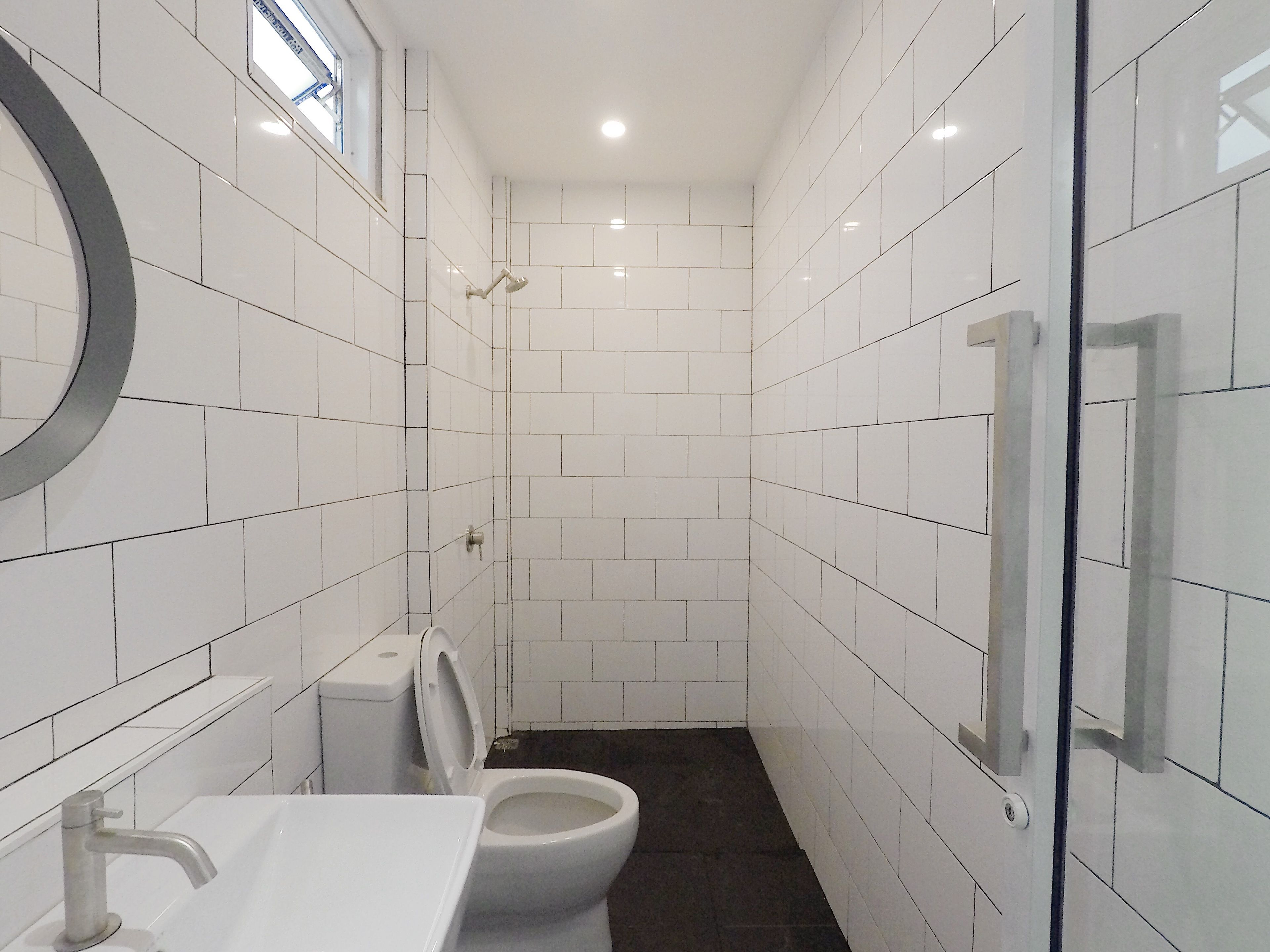 standard room (mini) | bathroom | shower, rainfall showerhead, free toiletries, hair dryer