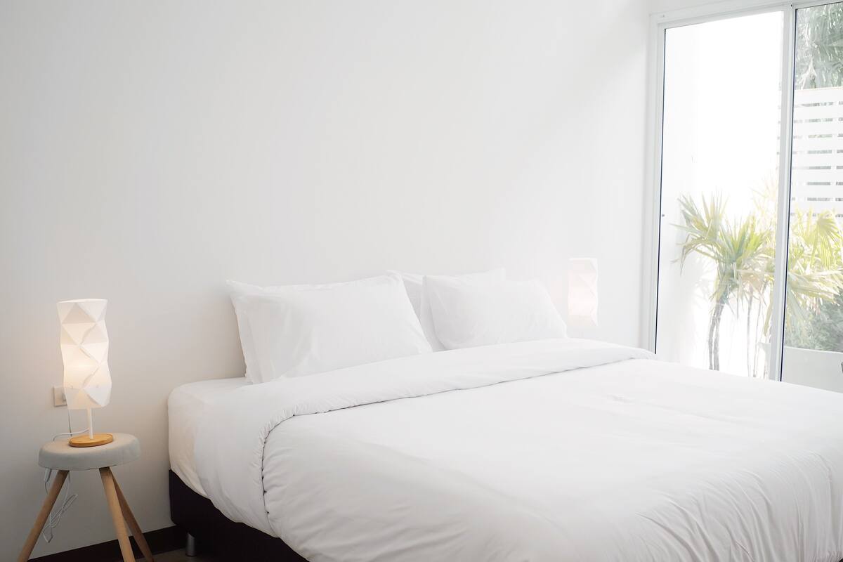 standard double room | blackout curtains, free wifi, bed sheets