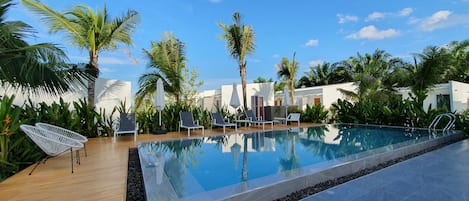 Outdoor pool, sun loungers