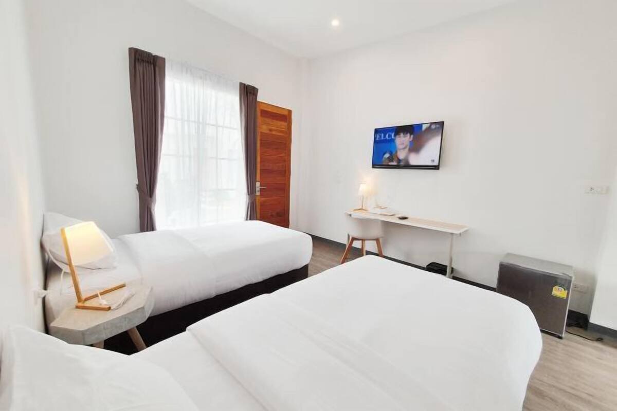 Blackout curtains, free WiFi, bed sheets