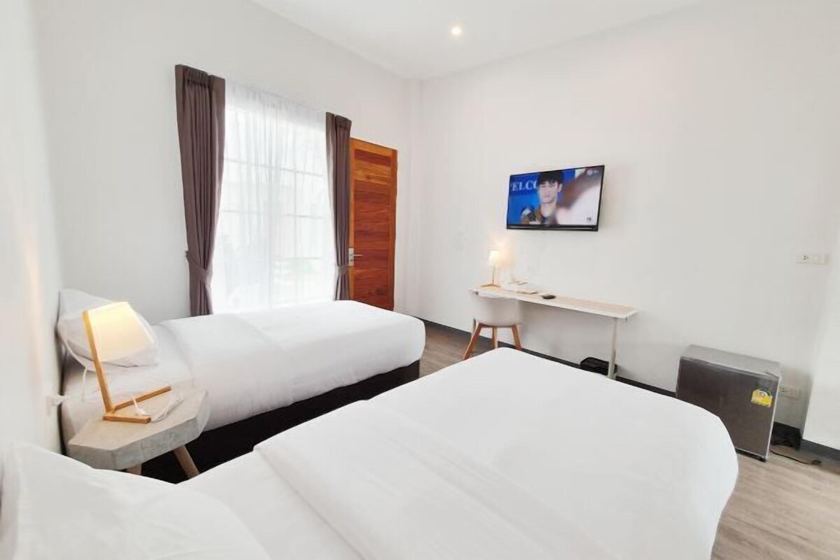 Blackout drapes, WiFi (free), bed sheets