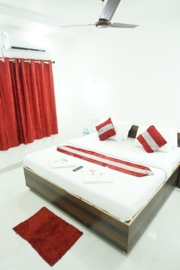 Superior Double Room | 1 bedroom, rollaway beds, free WiFi, bed sheets