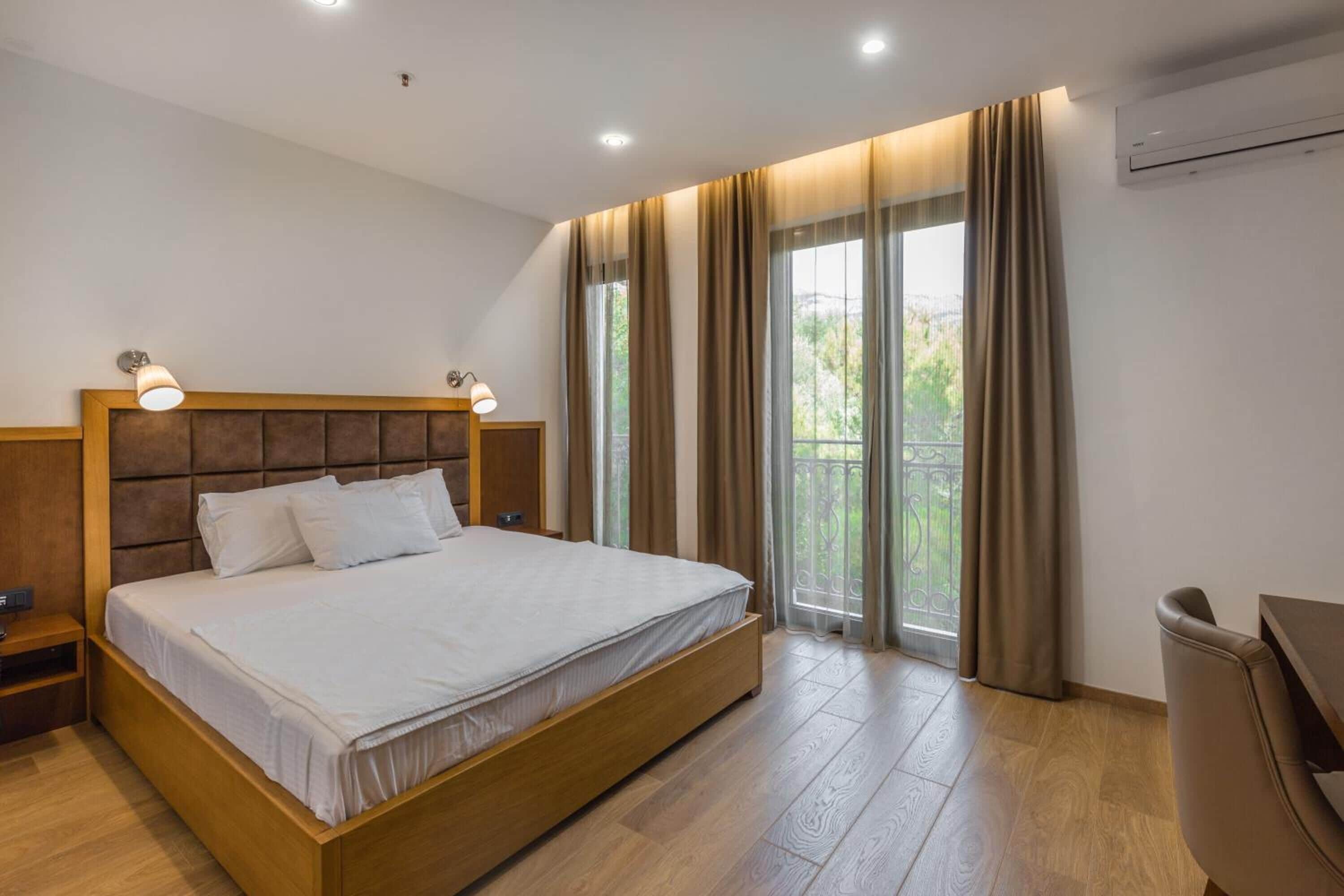 Premium bedding, minibar, in-room safe, desk