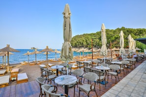 Restaurant - Plaza Lucice (Petrovac)