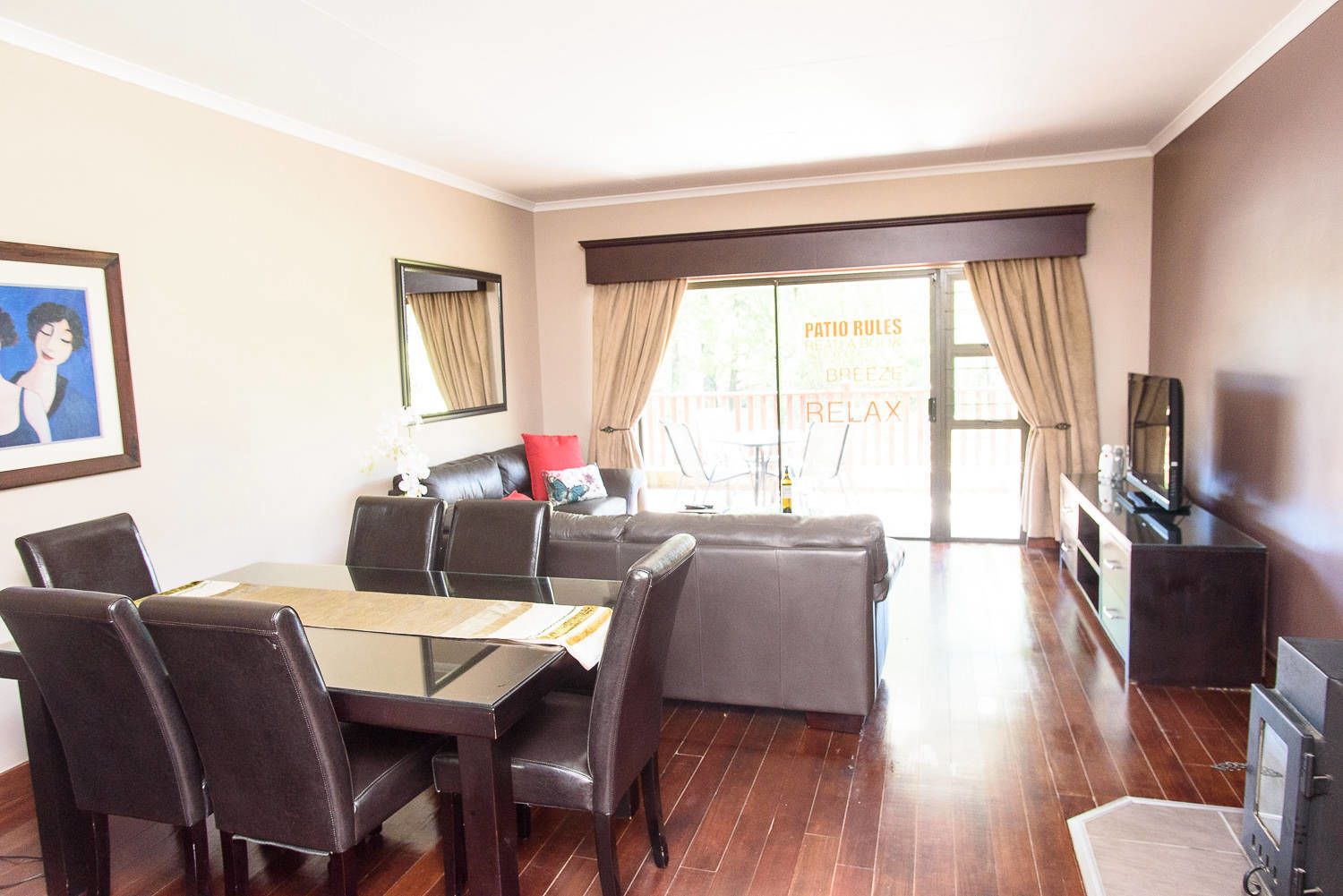 Chalé luxo | Opções para refeição no quarto