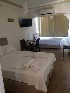 Værelse til 3 personer | Gratis Wi-Fi, sengetøj