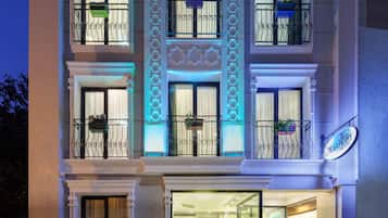 Façade de lâhĂ©bergement - soirĂ©e/nuit