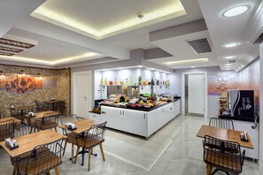 매일 뷔페 무료 아침 식사 포함