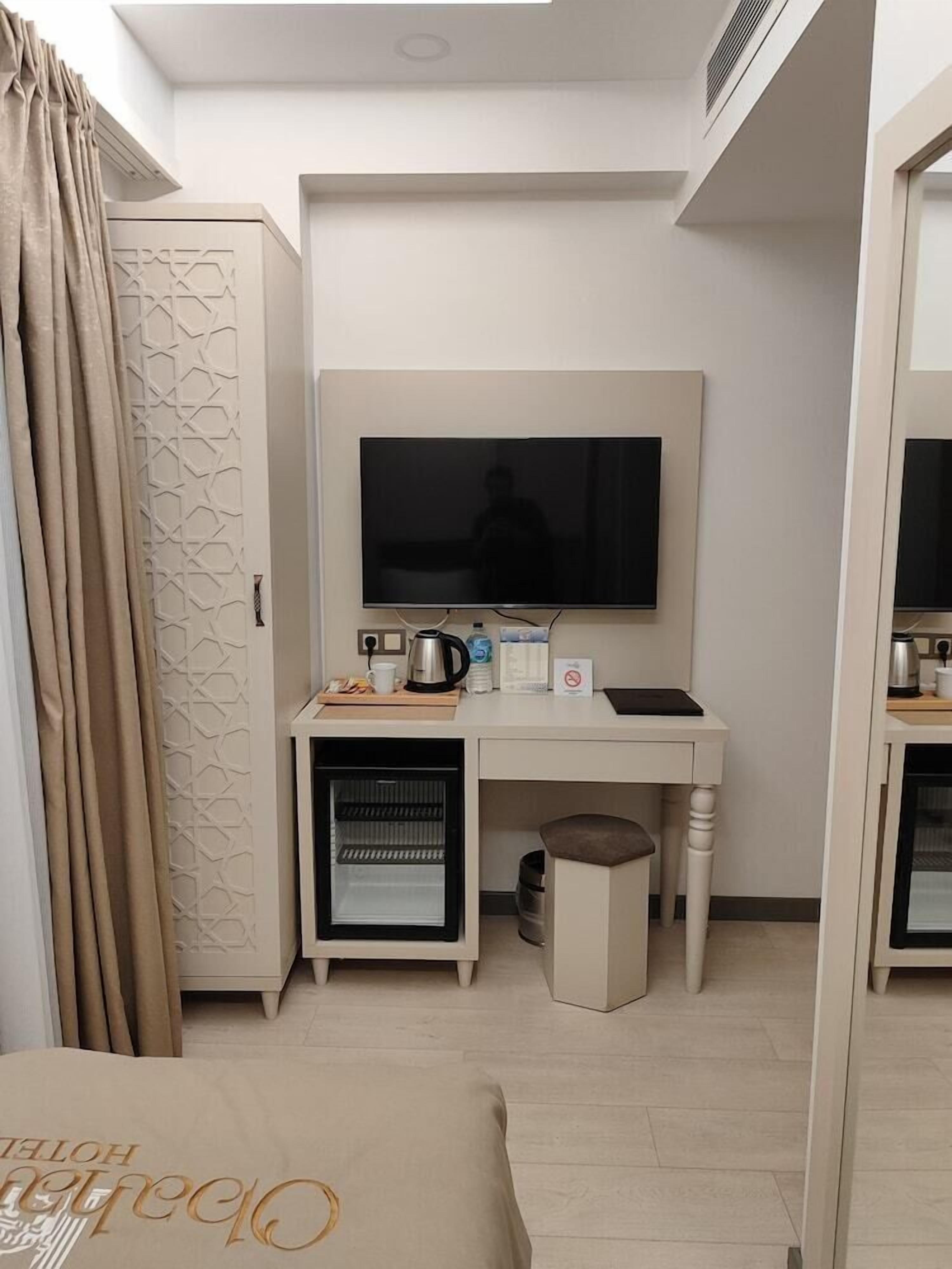 Minibar, in-room safe, desk, laptop workspace