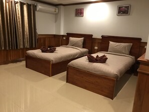 Chambre Standard avec lits jumeaux | Chambres insonorisées, Wi-Fi gratuit, draps fournis