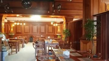 Coffee shop
