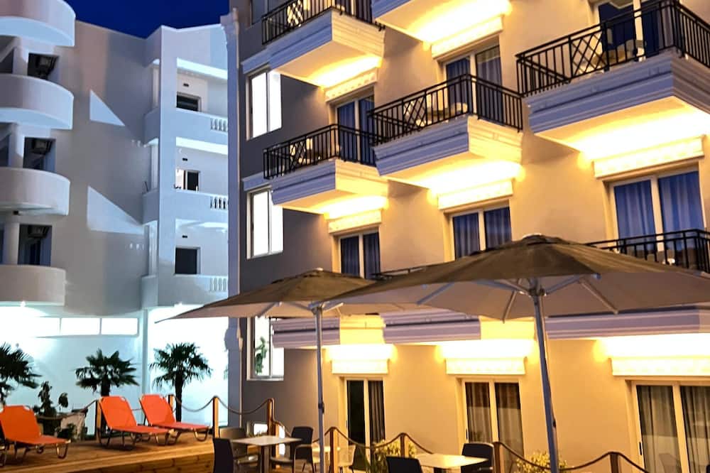 Class Hotel